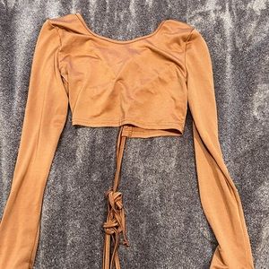 Cropped black less long sleeve